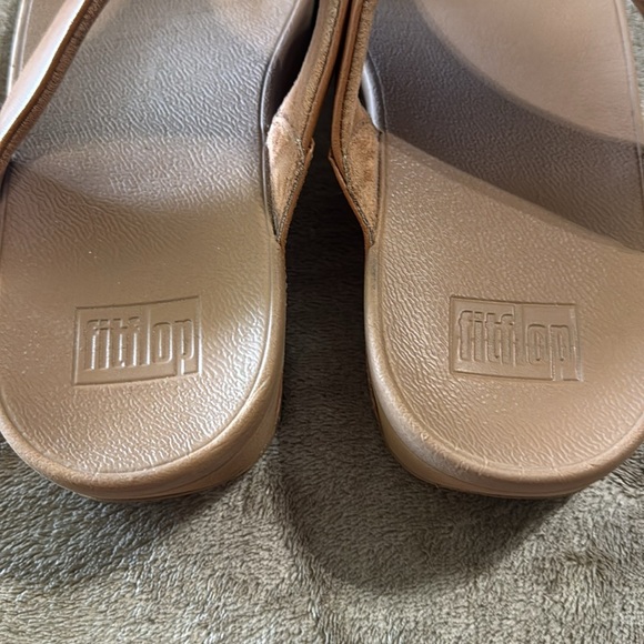 FitFlop Woman’s Lulu Tan Leather Flip Flop Sandals - Picture 6 of 11